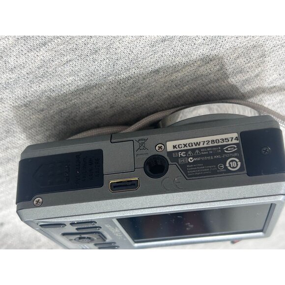 Kodak EasyShare Z1275 12.1 Mp Digital Camera - Dark Gray - Picture 6 of 9